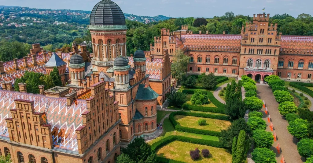 Chernivtsi Women