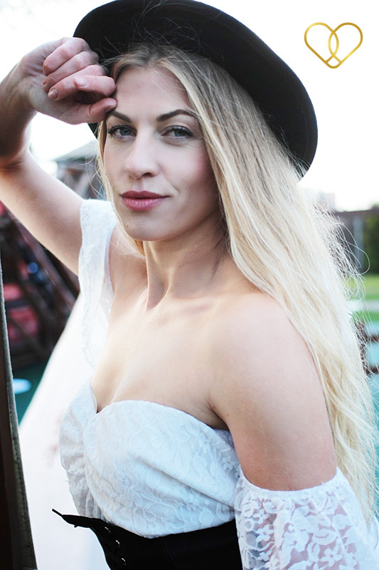 Profile picture of Julia