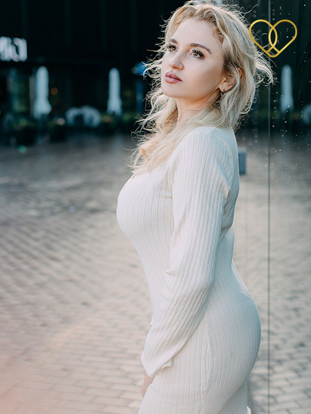 Profile picture of Elena