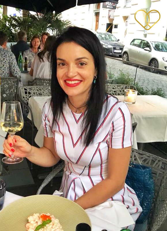 Profile picture of Elena